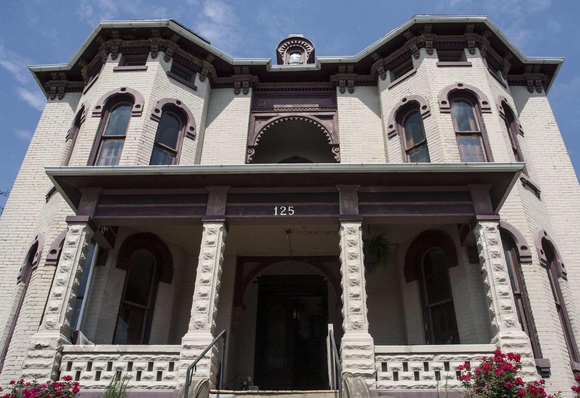 The Mitchell House Bed And Breakfast Circleville Exteriör bild