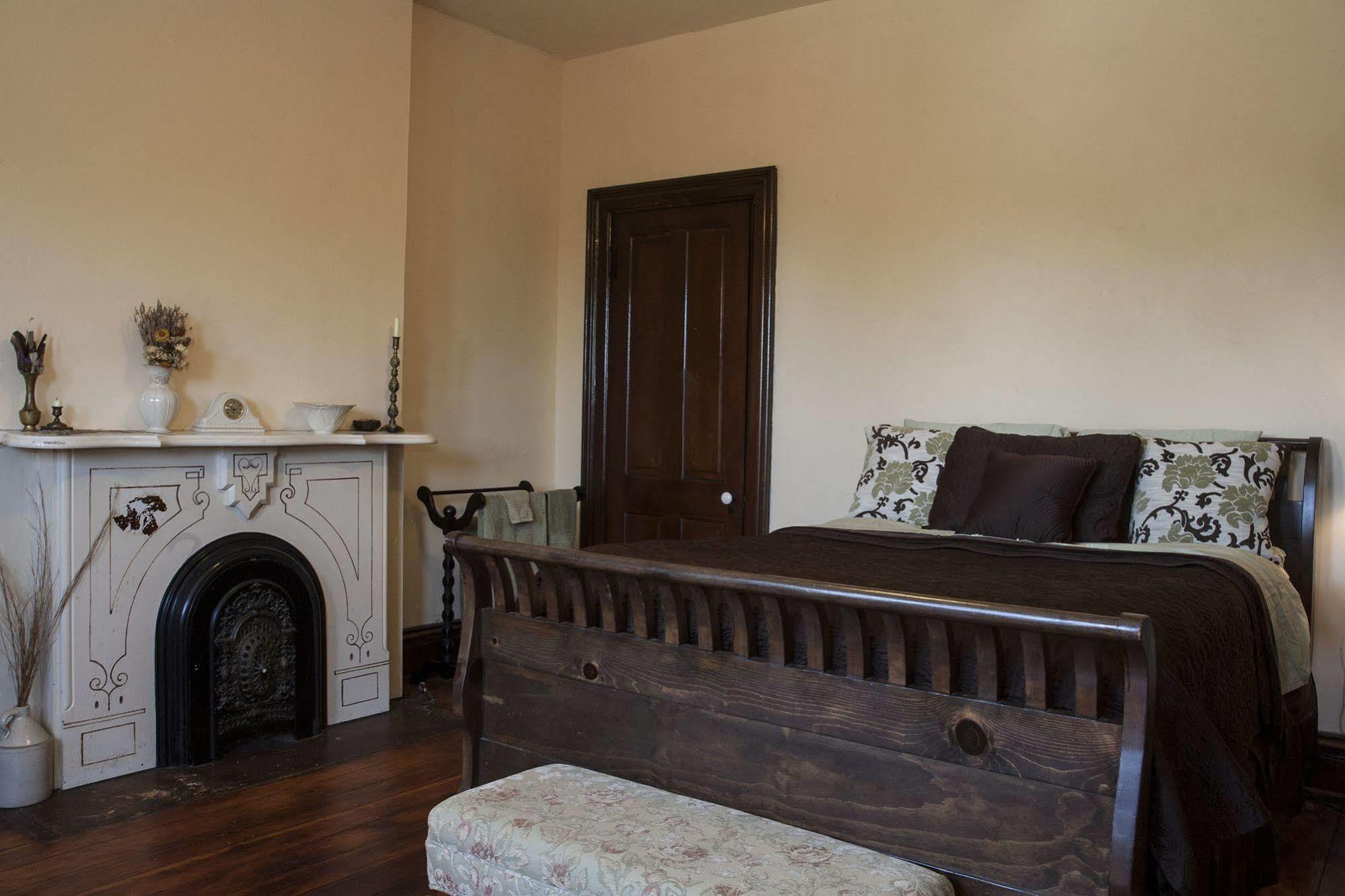 The Mitchell House Bed And Breakfast Circleville Exteriör bild