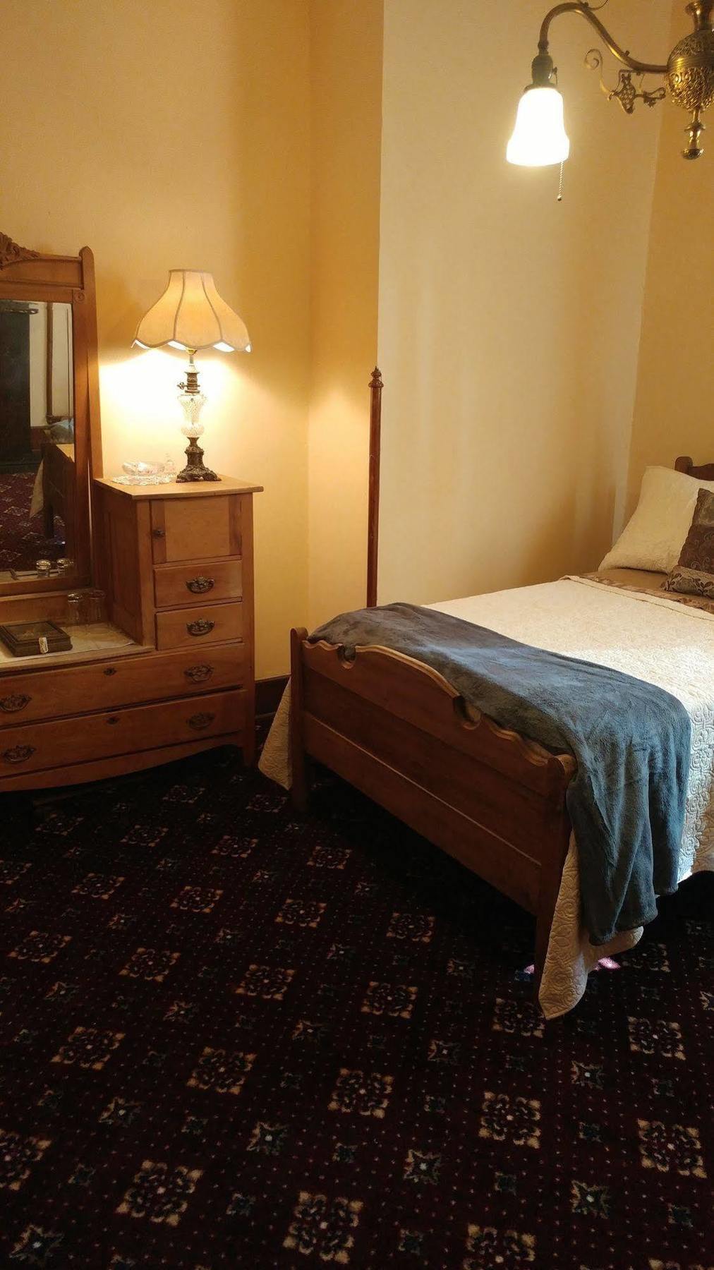 The Mitchell House Bed And Breakfast Circleville Exteriör bild